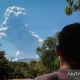 Gunung Lewotobi Erupsi: Hujan Kerikil dan Pasir Landa Permukiman, Warga Dievakuasi